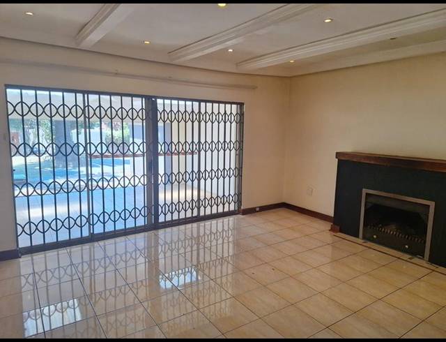 3 BEDROOM PROPERTY TO RENT IN ROOSEVELT PARK